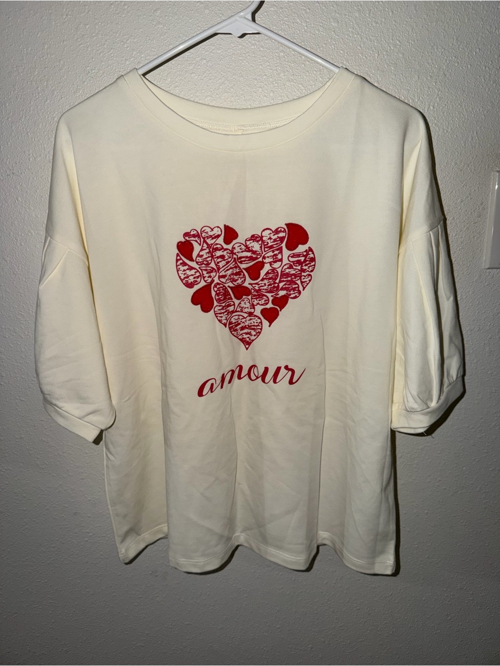 Umgee Cream Tee with Red Heart Graphic and "Amour" NWT